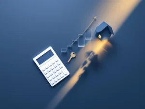 Rekenmachine en huissleutel met stijgende grafiek op marineblauw-gouden achtergrond voor financiële groei